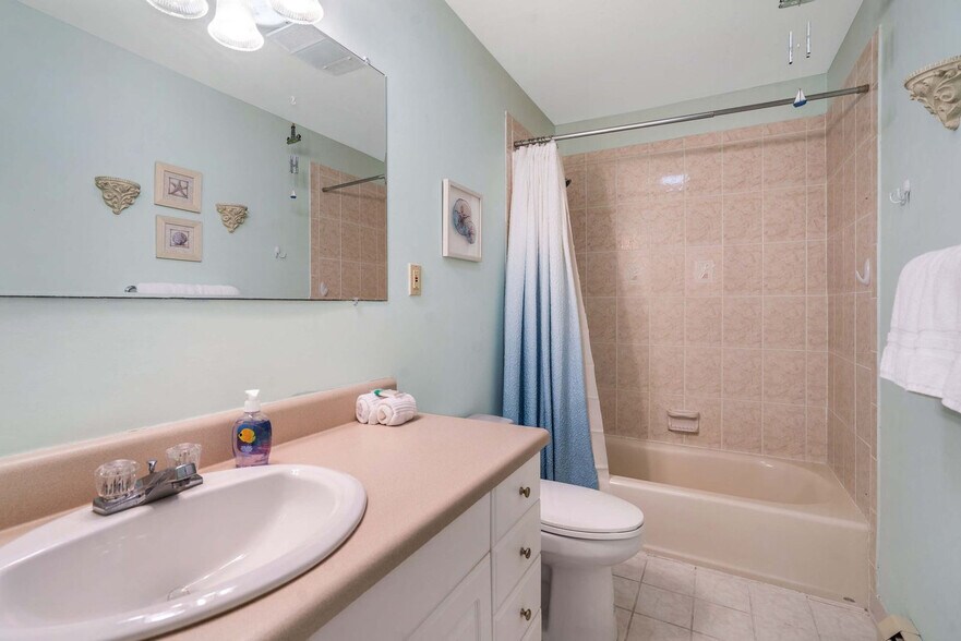 Building Photo - 18 Maryland Blvd