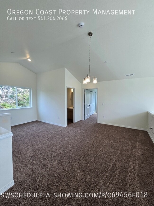 Building Photo - 4822 SW 48th Ct