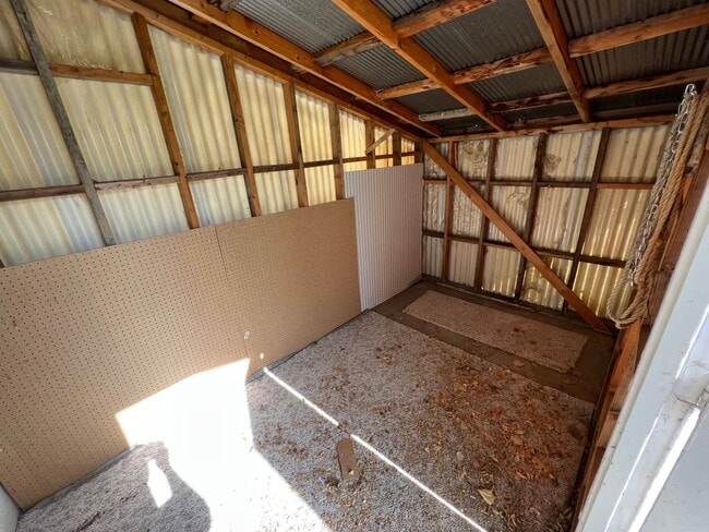 Building Photo - 429 E Pine St