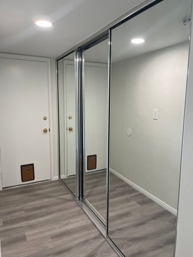 Building Photo - 4 Bed 3 Bath in Del Cerro