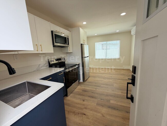 Building Photo - **BRAND NEW - 1 bed, 1 bath Unit in the Heart of South Park - Available NOW***