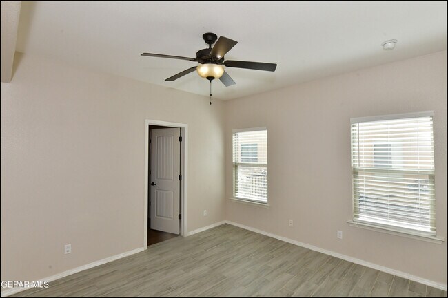Building Photo - 820 Caterick St