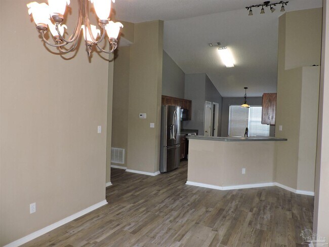 Building Photo - 724 Hanley Downs Dr