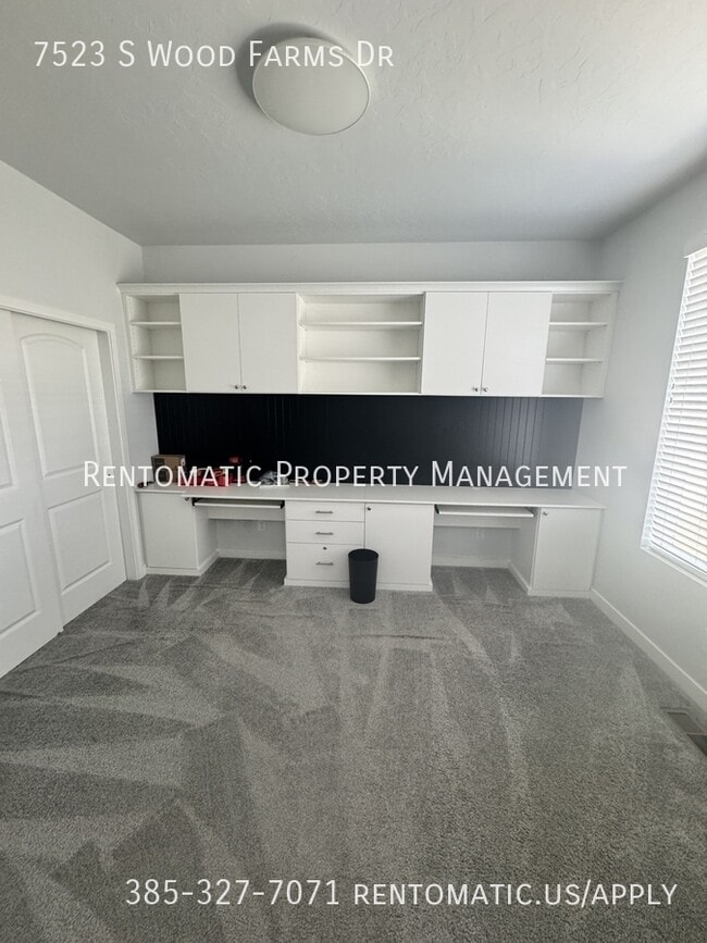 Building Photo - 7523 Wood Farms Dr