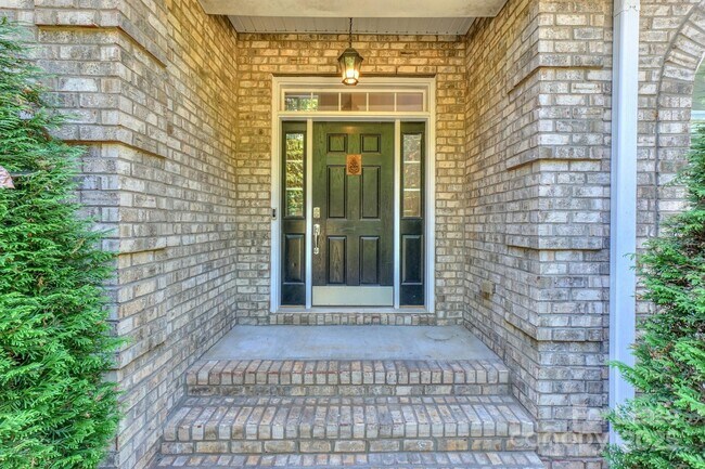 Building Photo - 181 Streamside Pl