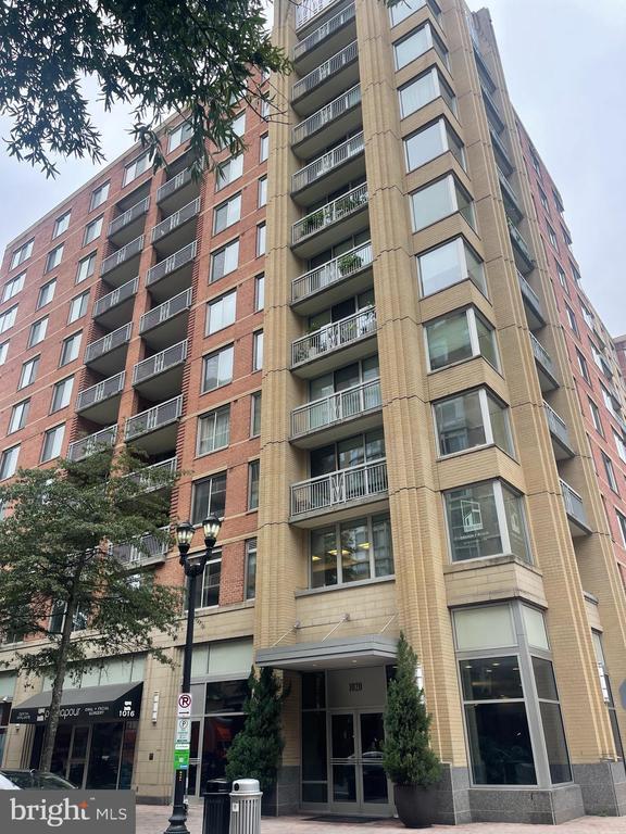 Building Photo - 1020 N Highland St