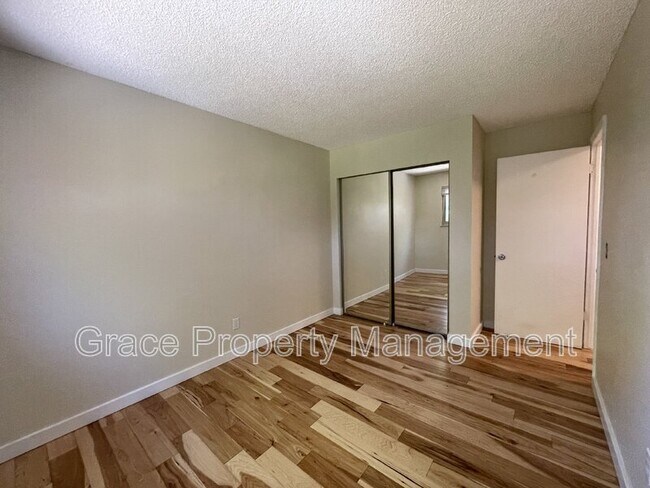 Building Photo - 8741 W 89th Pl