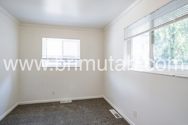 Building Photo - 5856 S 157 W