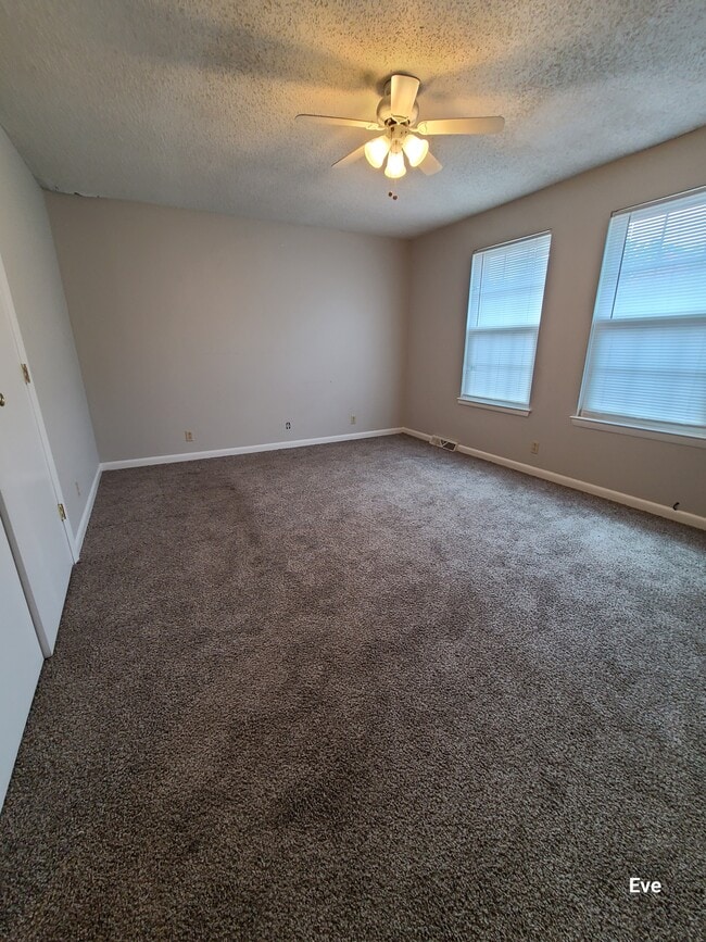 Building Photo - 5510 Country Dr