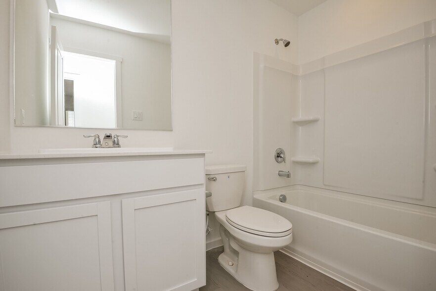 Building Photo - 2768 Mistwood Dr