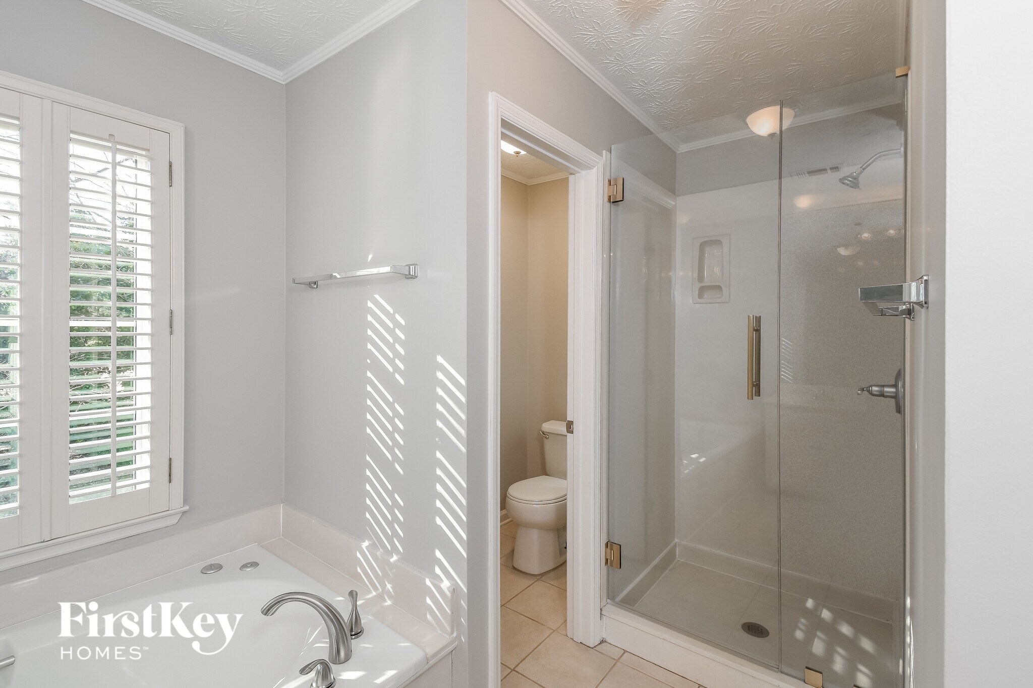 Building Photo - 3601 Robinson Walk Dr