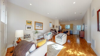 Building Photo - 2809 W 52nd Ave