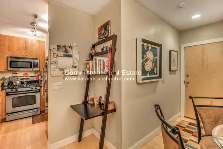 Building Photo - 31 Cunard St