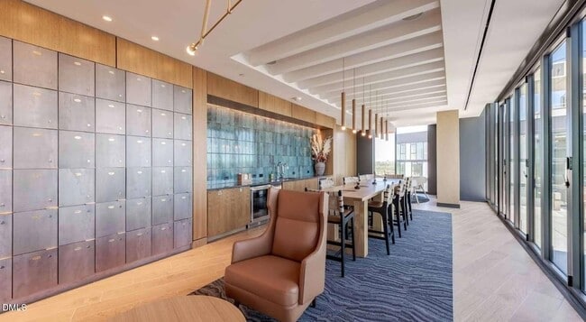 Building Photo - 1020 Hammell Dr