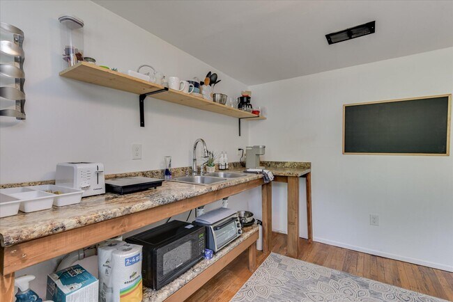 Building Photo - 1532 Colleton Ave SE