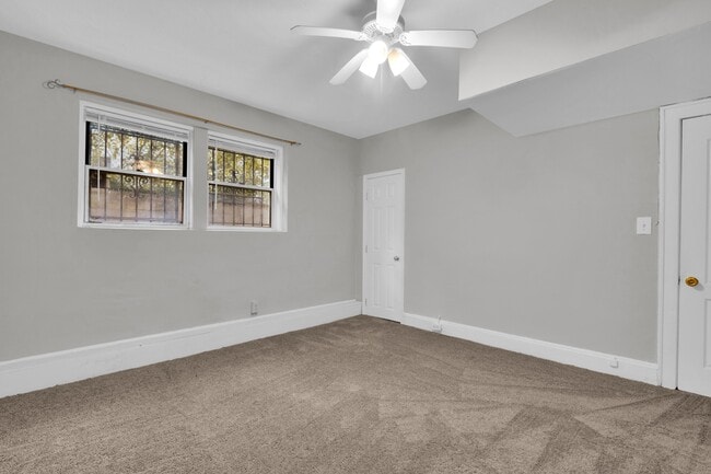 Building Photo - 1820 Clydesdale Pl NW
