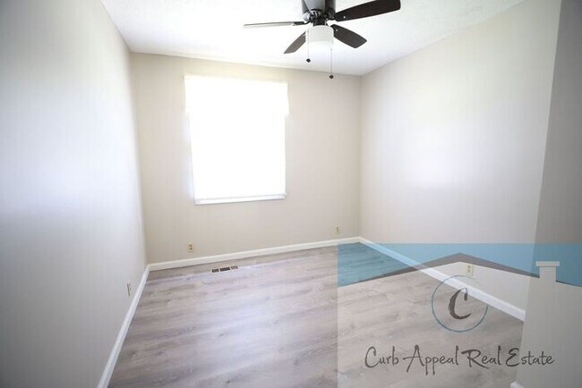 Building Photo - Beautifully renovated 4-bedroom 3 bath hom...