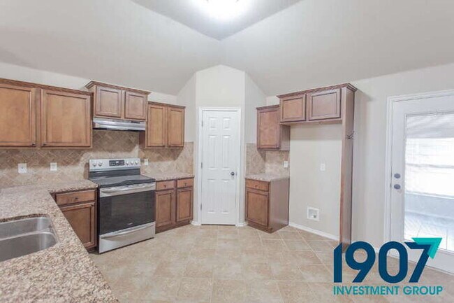 Building Photo - Stunning 3-Bedroom Home in OKC with Modern...