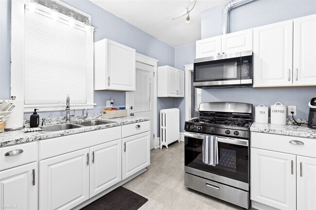 Building Photo - 2 br, 1 bath House - 422 North 15th Avenue...