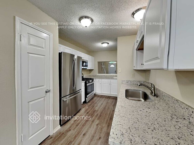 Building Photo - 4317 Saugus Dr
