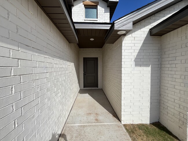 Building Photo - 3611 Urbana Pl