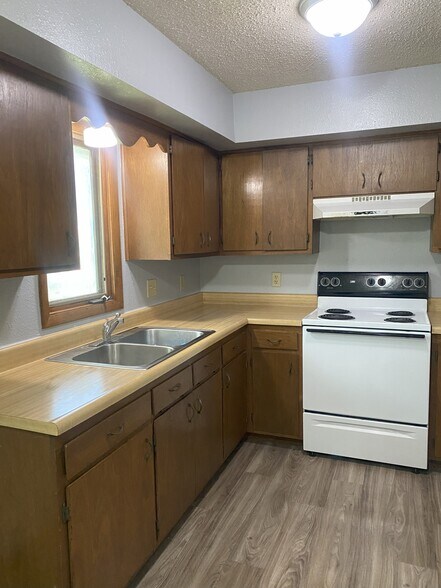 Kitchen - 219 Marion Dr
