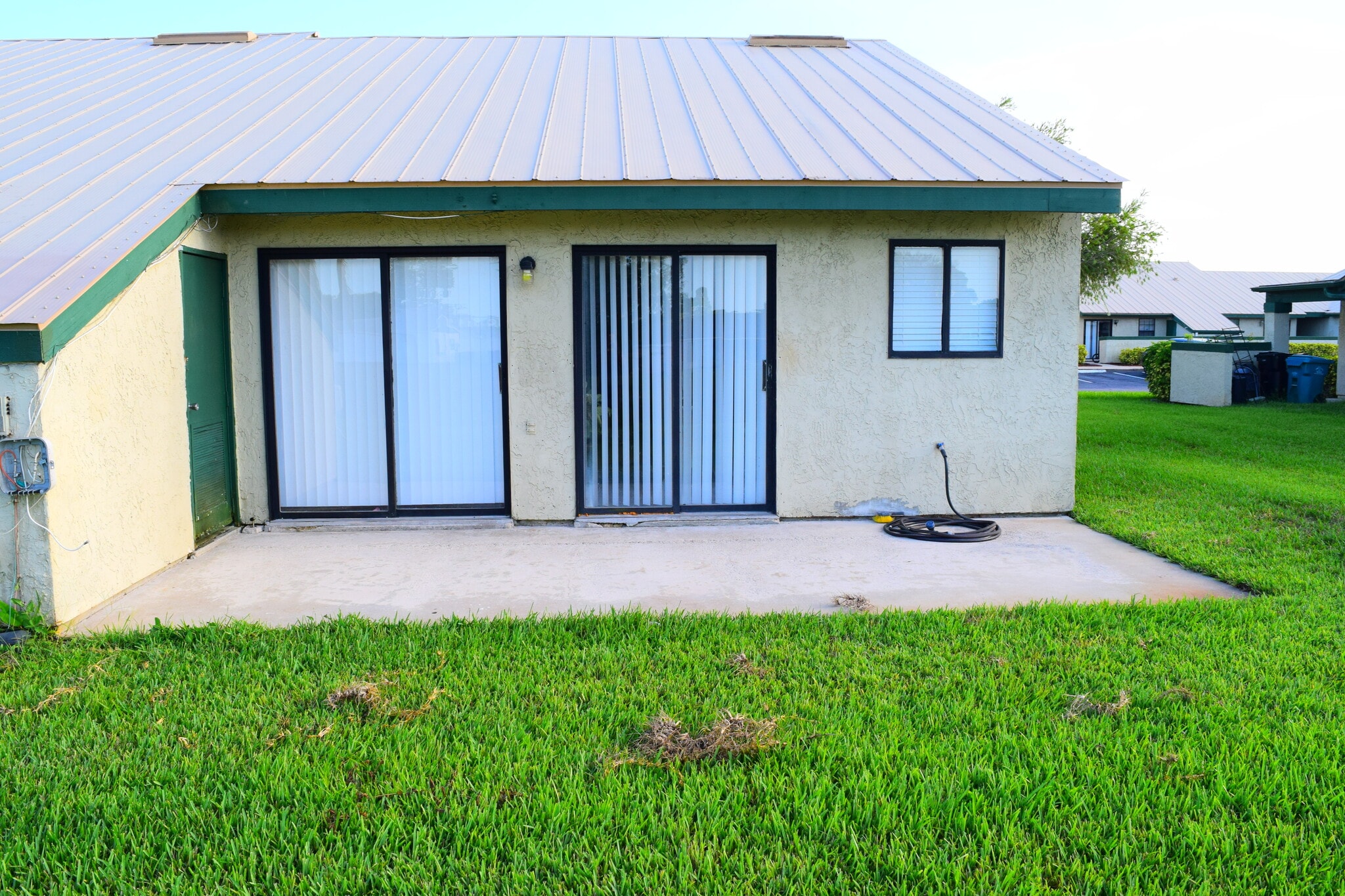 Building Photo - 627 SW Jeanne St