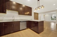 Building Photo - 2 bedroom in Chicago IL 60659