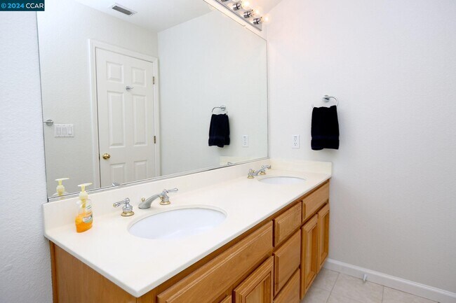 Building Photo - 1079 River Rock Lane