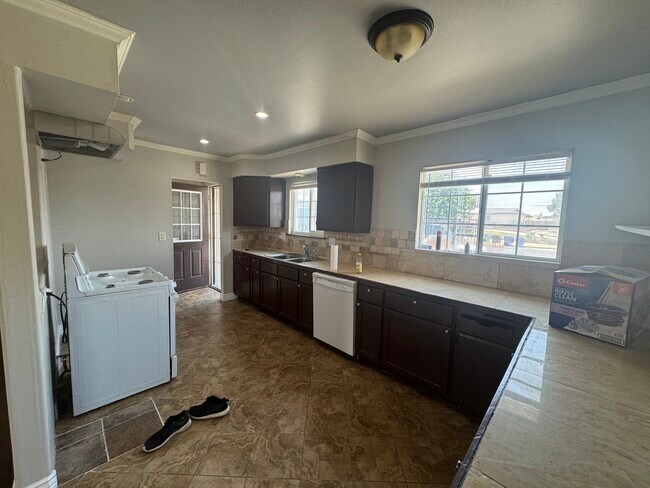 Building Photo - 14433 Mojave Ln