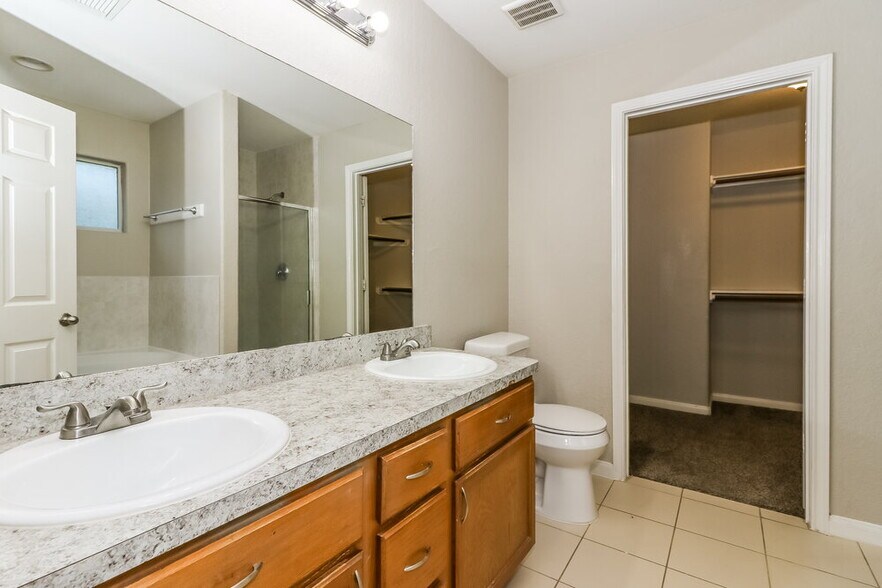 Building Photo - 11118 Opatrny Meadows Ln
