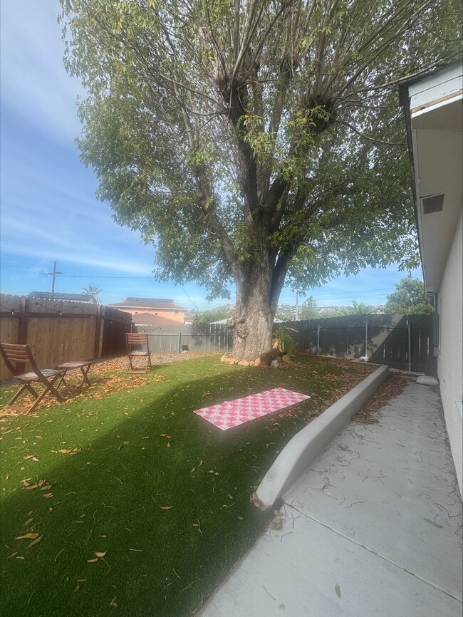 Building Photo - 5262 Rincon St