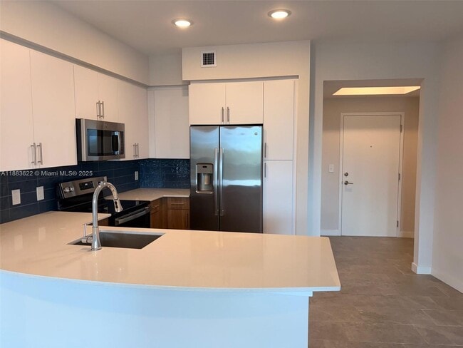 Building Photo - 2500 SW 22nd Terrace