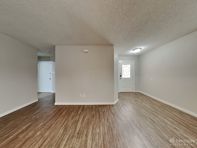 Building Photo - 9945 Sparrow Hawk Ln