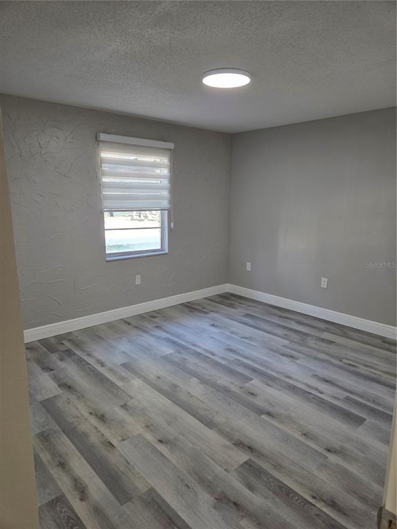 Building Photo - 9004 Tudor Dr