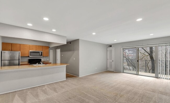 Building Photo - Linwood Towers