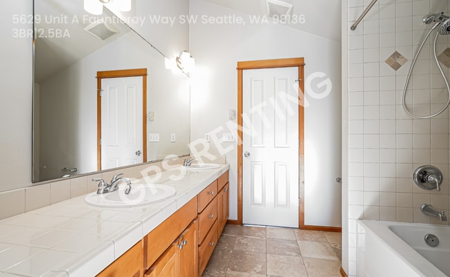 Building Photo - 5629 Fauntleroy Way SW
