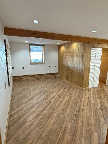 Master Bedroom - 13360 US Highway 62 NE