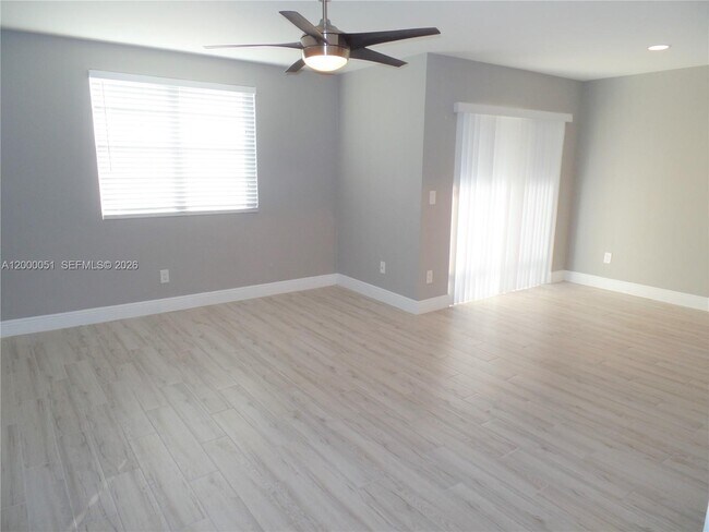 Building Photo - 1239 SW 46th Ave