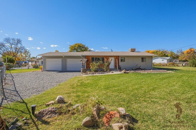 Primary Photo - 659 Middleridge Dr