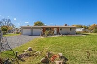 Building Photo - 659 Middleridge Dr