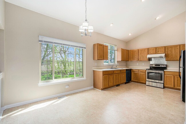 Building Photo - 5913 Lafayette Ln