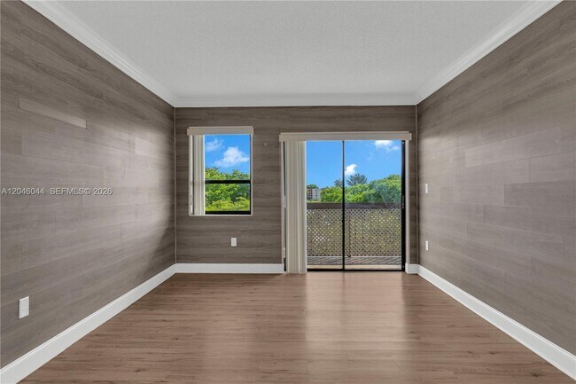 Building Photo - 1121 SW 122nd Ave