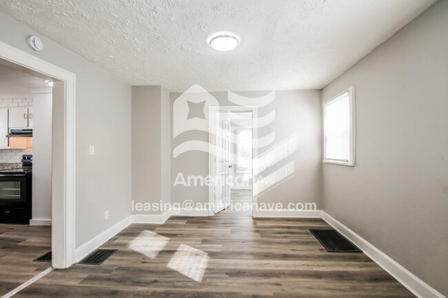 Building Photo - 3002 McKinley St