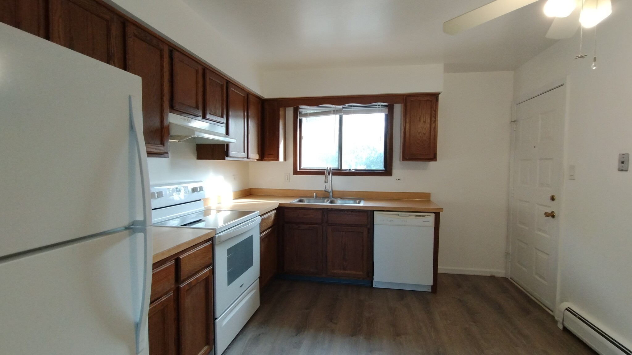 Building Photo - 1215 Whispering Hills Ct
