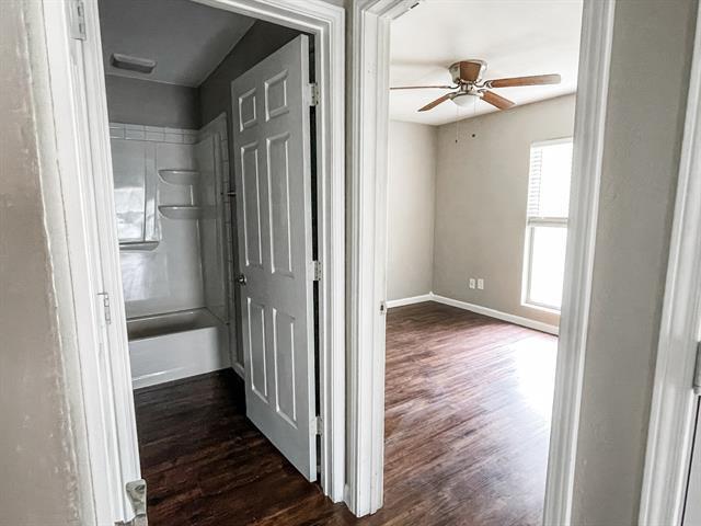 Building Photo - 2408 Country Hollow Ln