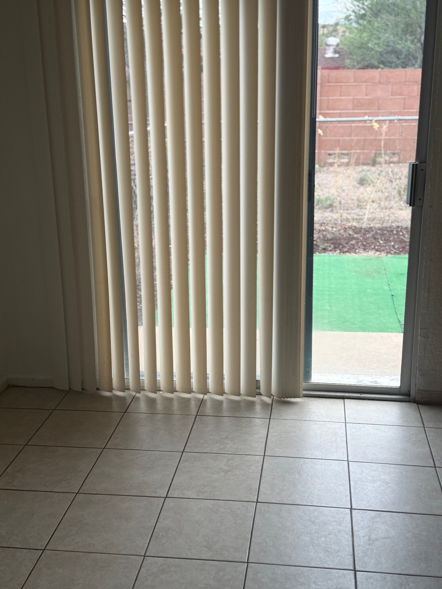 Building Photo - 433 Avenida Garza