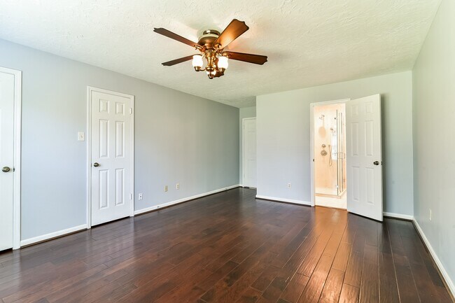 Building Photo - 11715 Parkriver Dr