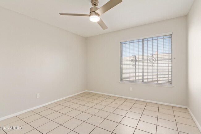 Building Photo - 1754 E Alta Vista Rd