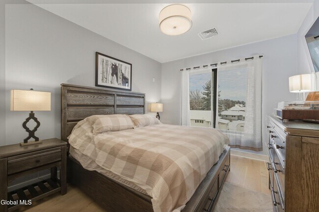 Building Photo - 116 West Ave